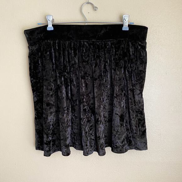 L'Amour XL Black Crushed Velvet Skirt Elastic Flowy Lined Short - Picture 4 of 6